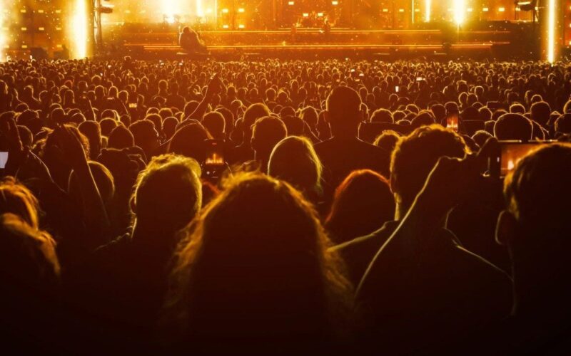 Bitcoin Languishes Below $105K Despite Record-Breaking Conference Attendance